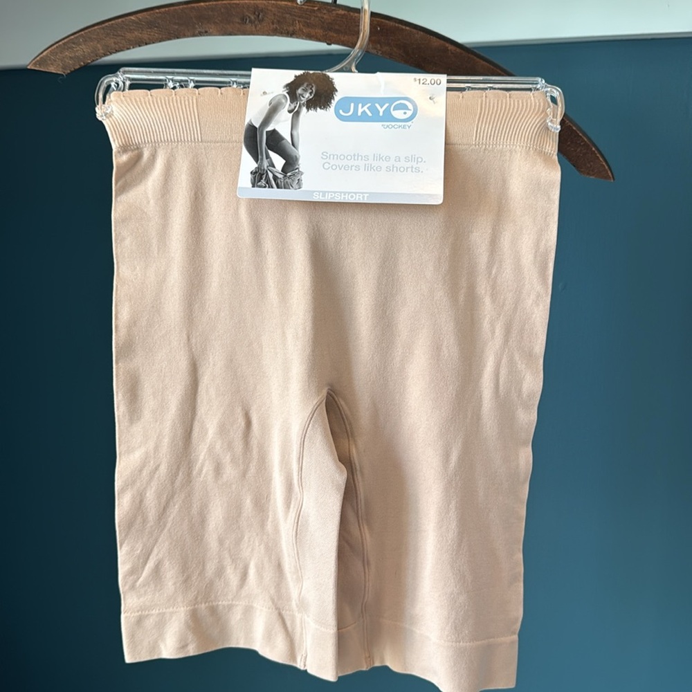 Jockey skip shorts size small, beige and white
